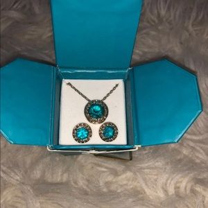 Stunning Blue Jewelry Set